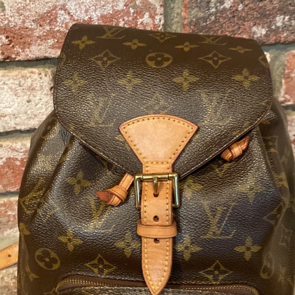 Louis Vuitton Monogram Montsouris MM Backpack - Picture 2 of 14